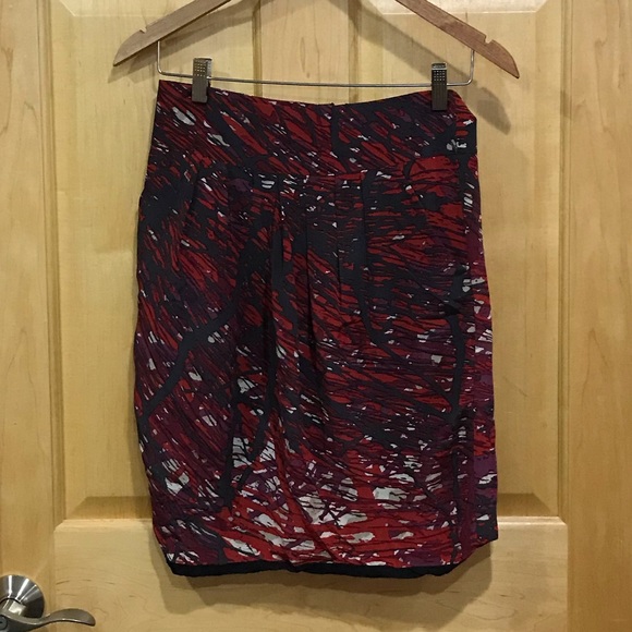 BCBGMaxAzria Dresses & Skirts - BCBG Maxazria skirt printed silk skirt pockets